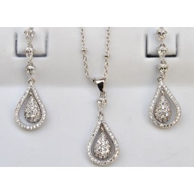 Diamond Drops Pendant Set